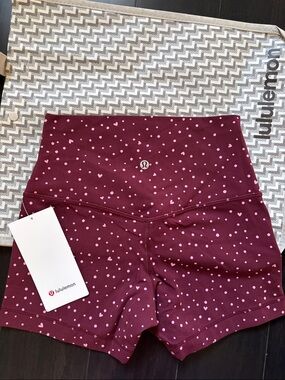 LULULEMON ALIGN NO LINE HR SHORTS 4” HEART SCATTER DOT CANDY CLOUD BURGUNDY BAY